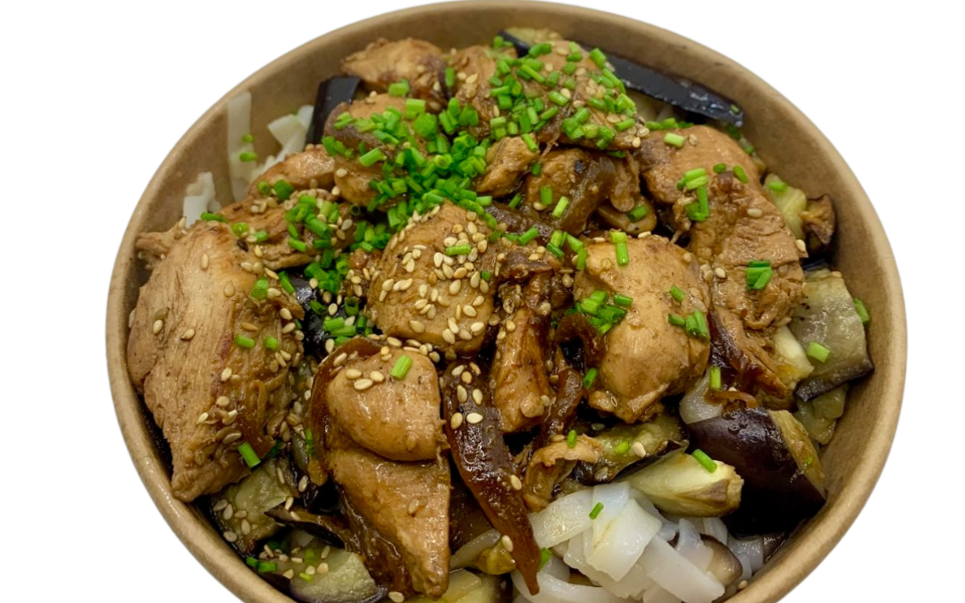 Pollo teriyaki con verduras, fideos orientales