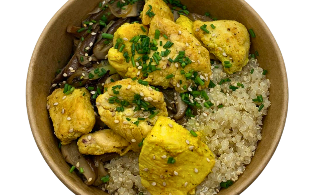 Pollo con quinoa, verduras y cúrcuma