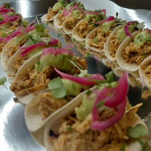 Mini tacos de pollo. 15 uni